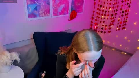 Snapshot of kely_cute chatting on February 20, 2026, 12:05 pm kely cute online show from February 20, 2026, 12:05 pm