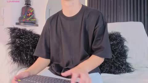   online show from December 22, 2025, 7:00 pm