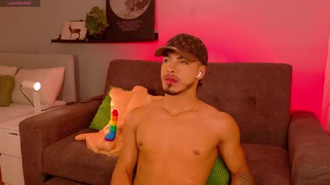 Snapshot of ken_boy_ chatting on May 23, 2026, 9:02 am online show from May 23, 2026, 9:02 am