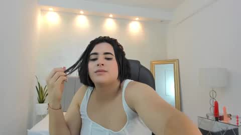 Snapshot of kendall_roous chatting on September 18, 2025, 8:44 pm kendall_roous online show from September 18, 2025, 8:44 pm