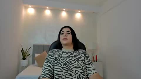 Snapshot of kendall_roous chatting on October 14, 2025, 7:36 pm kendall_roous online show from October 14, 2025, 7:36 pm