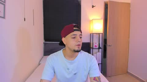 kendel_dimitri online show from April 5, 2026, 4:42 am