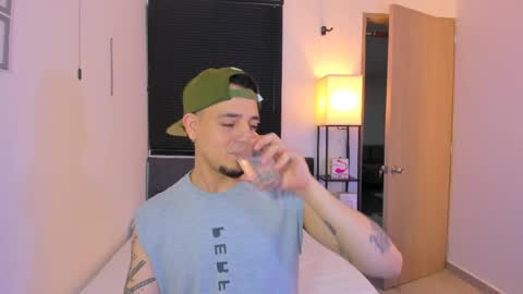 kendel_dimitri online show from April 10, 2026, 4:39 am