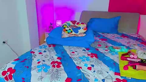 kendra_love31 online show from March 16, 2026, 5:44 am