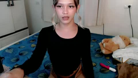 Snapshot of kendra_lunaxx chatting on June 15, 2026, 2:19 pm kendra_lunaxx online show from June 15, 2026, 2:19 pm