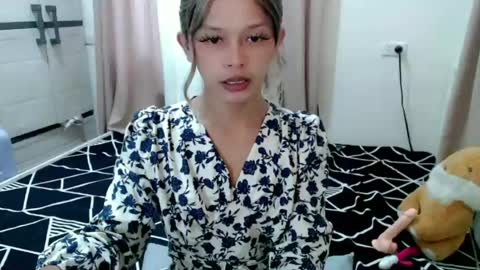 Snapshot of kendra_lunaxx chatting on July 2, 2026, 8:53 am kendra_lunaxx online show from July 2, 2026, 8:53 am