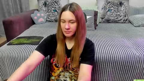 Snapshot of kendra_xx_ chatting on March 23, 2026, 11:31 pm Kendra online show from March 23, 2026, 11:31 pm