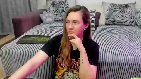 Snapshot of kendra_xx_ chatting on April 7, 2026, 11:37 pm Kendra online show from April 7, 2026, 11:37 pm