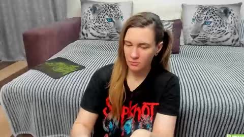 Snapshot of kendra_xx_ chatting on April 14, 2026, 11:33 pm Kendra online show from April 14, 2026, 11:33 pm