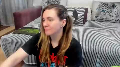 Snapshot of kendra_xx_ chatting on April 16, 2026, 1:06 am Kendra online show from April 16, 2026, 1:06 am