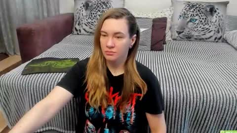 Snapshot of kendra_xx_ chatting on April 17, 2026, 12:02 am Kendra online show from April 17, 2026, 12:02 am