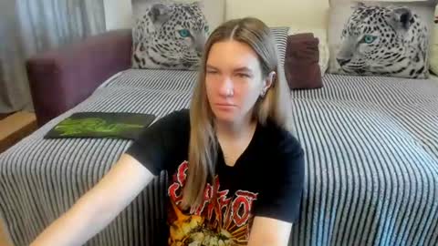 Snapshot of kendra_xx_ chatting on June 17, 2026, 12:35 am Kendra online show from June 17, 2026, 12:35 am