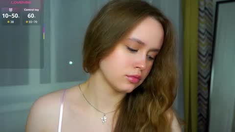 Snapshot of kendraedger chatting on October 24, 2025, 6:37 pm Kira online show from October 24, 2025, 6:37 pm