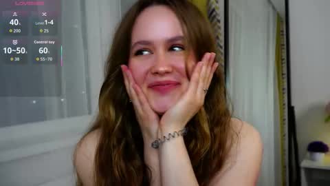 Snapshot of kendraedger chatting on November 26, 2025, 8:21 pm Kira online show from November 26, 2025, 8:21 pm