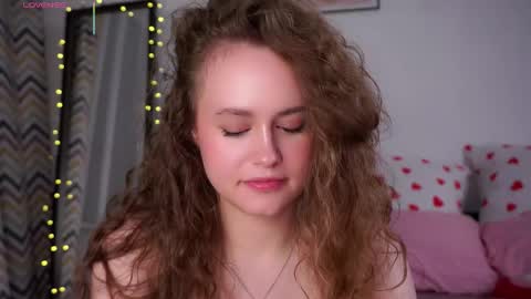 Kira online show from April 16, 2026, 10:34 pm