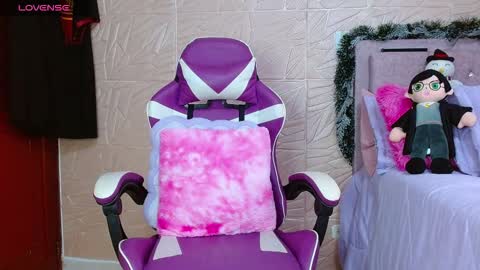 KENDRAPOTTER online show from December 13, 2025, 7:53 pm