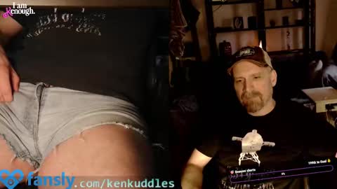 Snapshot of kenkuddles chatting on March 4, 2025, 1:01 am Ken Kuddles online show from March 4, 2025, 1:01 am