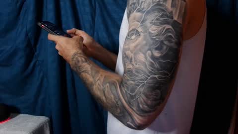 Snapshot of kennerfox77 chatting on December 25, 2024, 10:27 pm Kennfox777 online show from December 25, 2024, 10:27 pm