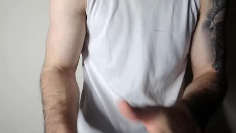 Snapshot of kennerfox77 chatting on February 19, 2025, 5:05 am Kennfox777 online show from February 19, 2025, 5:05 am