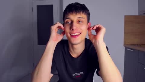 Peter     online show from November 29, 2025, 1:19 am