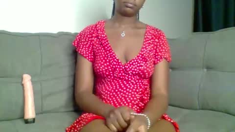 Snapshot of kenyan_lioness chatting on October 13, 2025, 9:37 pm kinky perv online show from October 13, 2025, 9:37 pm