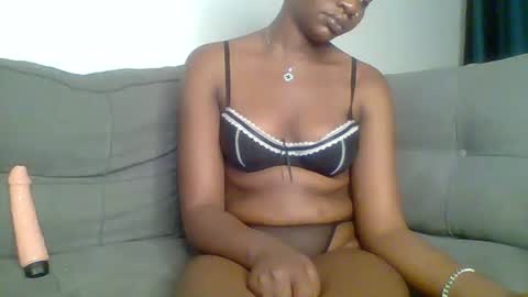 Snapshot of kenyan_lioness chatting on October 15, 2025, 12:11 am kinky perv online show from October 15, 2025, 12:11 am