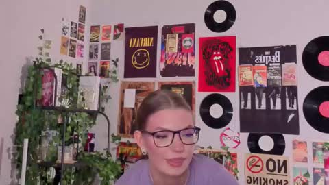 Snapshot of kenyattawestermark chatting on January 19, 2026, 9:13 am Lisa online show from January 19, 2026, 9:13 am