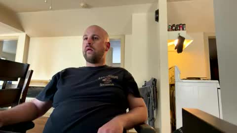 kepkon00 online show from April 19, 2026, 8:33 pm