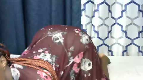 kering_lovly online show from November 4, 2025, 10:42 pm