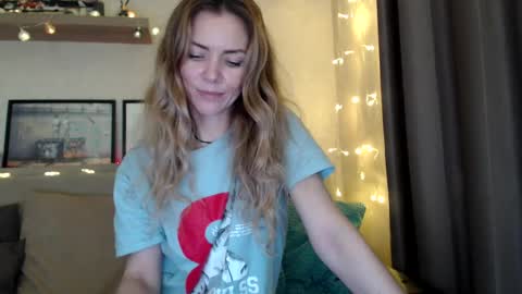 Snapshot of kessiecage chatting on December 23, 2024, 2:13 am kessiecage online show from December 23, 2024, 2:13 am