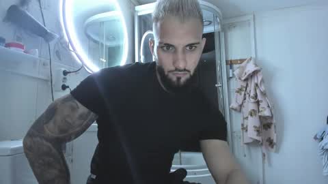 Snapshot of kevin_muscle1 chatting on March 15, 2026, 5:19 pm Kevin online show from March 15, 2026, 5:19 pm