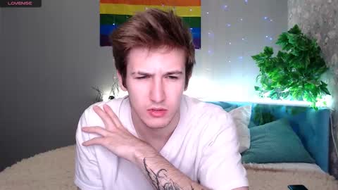 Snapshot of kevin_shayne chatting on September 28, 2025, 12:05 am Kevin online show from September 28, 2025, 12:05 am