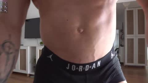 Snapshot of kevinandresxx chatting on February 21, 2025, 11:01 am Kevin online show from February 21, 2025, 11:01 am