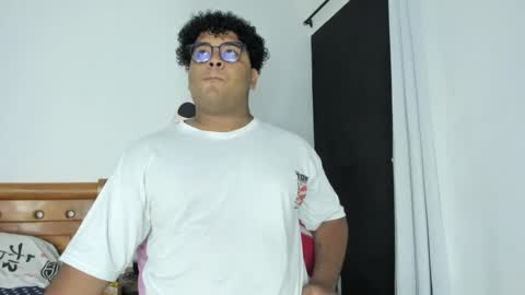 Snapshot of kevinn_m chatting on July 18, 2026, 2:16 am KevinM online show from July 18, 2026, 2:16 am