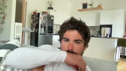 kevinpillobello online show from April 12, 2026, 3:06 pm