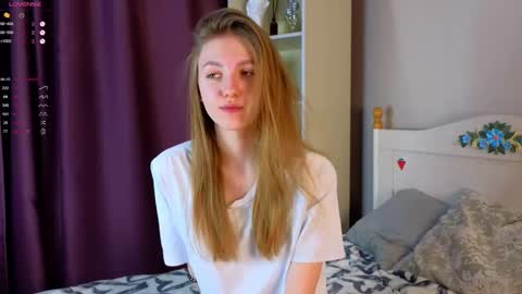 Snapshot of keylalong chatting on February 26, 2025, 12:14 pm Hi Im Mary Glad to see you in my room PVT is open online show from February 26, 2025, 12:14 pm