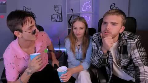 Keylas online show from October 8, 2025, 7:44 pm