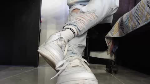     online show from February 18, 2026, 5:09 pm