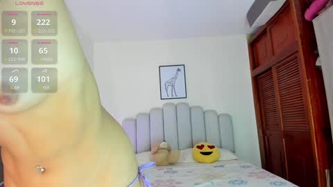 Snapshot of keylly_cute chatting on December 19, 2024, 2:23 am keylly online show from December 19, 2024, 2:23 am