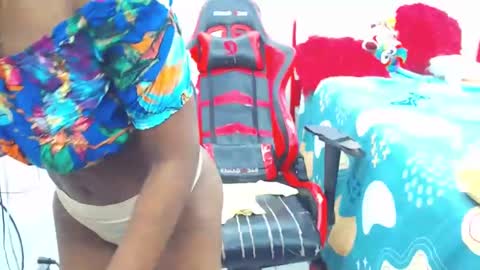 Sandy Saenz online show from January 25, 2025, 1:52 pm