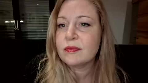 khaleesi0890 online show from November 11, 2025, 6:52 pm