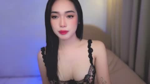 Snapshot of khaleesi_sonrisa chatting on June 25, 2026, 2:43 pm sonrisa online show from June 25, 2026, 2:43 pm