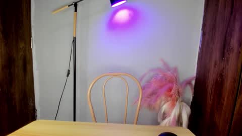 Snapshot of khate_smith chatting on March 1, 2026, 4:31 pm khate_smith online show from March 1, 2026, 4:31 pm