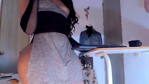 Snapshot of khloe_12 chatting on July 17, 2026, 10:47 pm Khloe online show from July 17, 2026, 10:47 pm