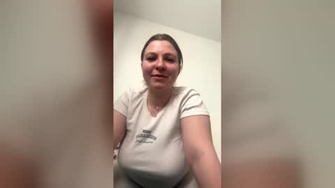 Snapshot of khloekross chatting on February 19, 2026, 12:45 pm khloekross online show from February 19, 2026, 12:45 pm