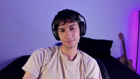 khozler_ online show from February 11, 2025, 2:35 am