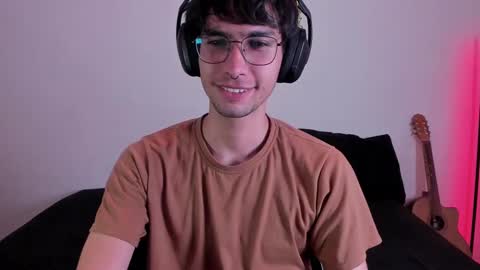 khozler_ online show from February 24, 2025, 3:23 am