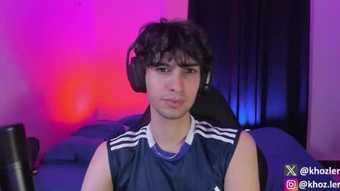 khozler_ online show from November 9, 2025, 2:43 am