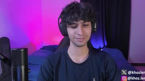 khozler_ online show from November 10, 2025, 2:32 am