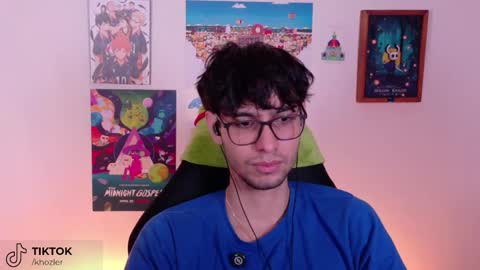 khozler_ online show from April 24, 2026, 3:53 am